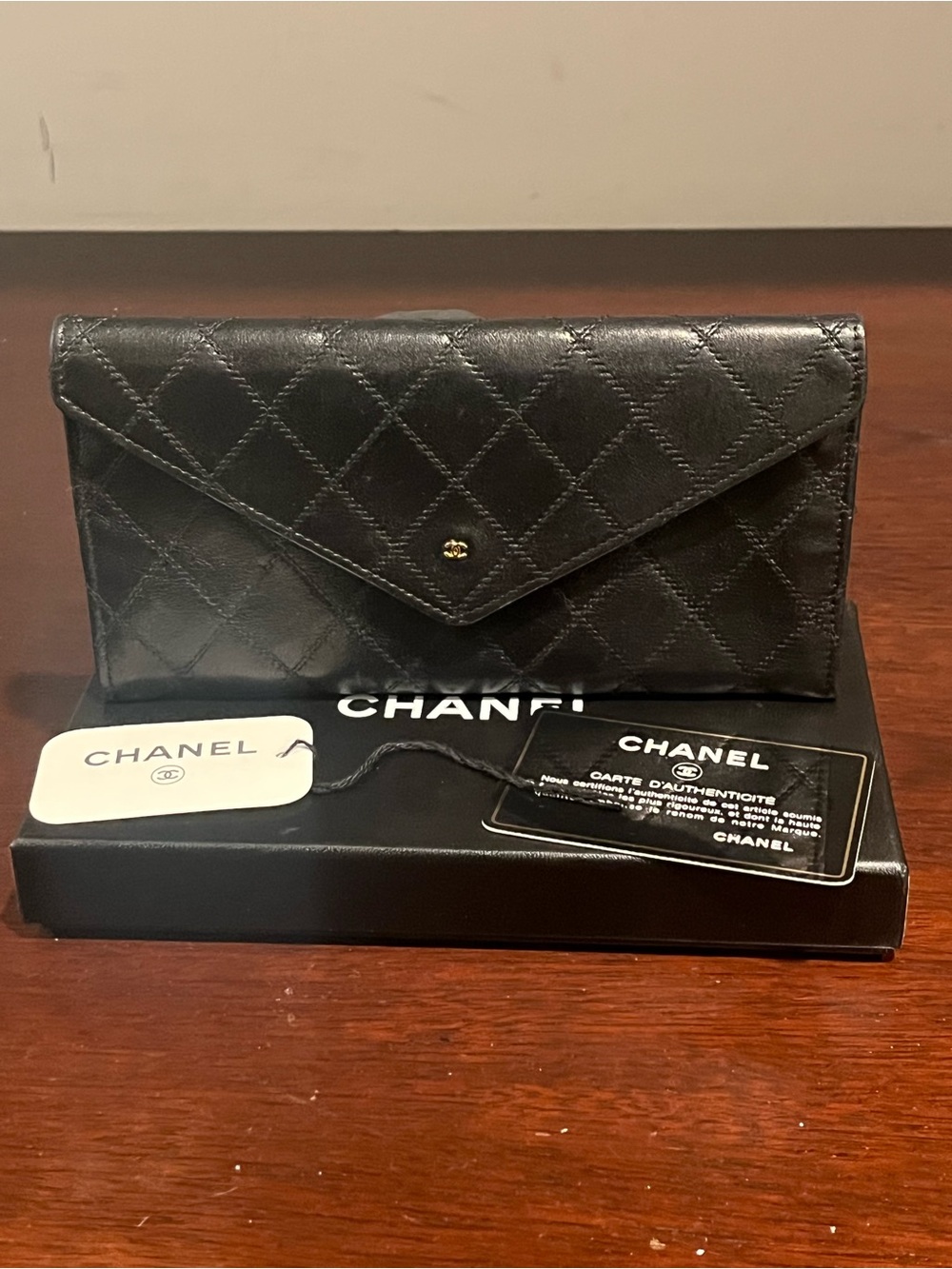 Vintage 1989-1991 Chanel Bifold wallet